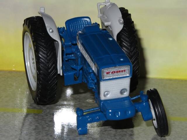 traktor Ford 5000 - 1/43