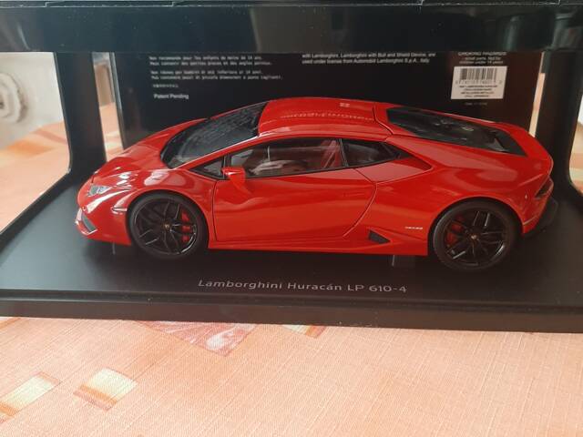 1:18 Lamborghini Huracán  Autoart