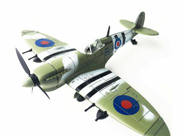 4D model nacvakávací stavebnice Spitfire 1:48 (2.)