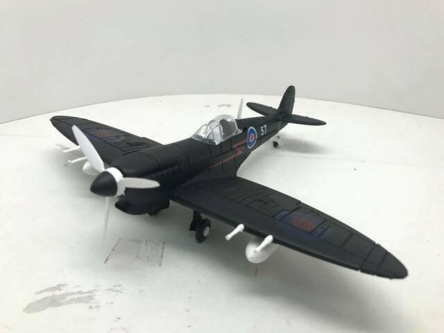 4D model nacvakávací stavebnice Spitfire 1:48 (4.)