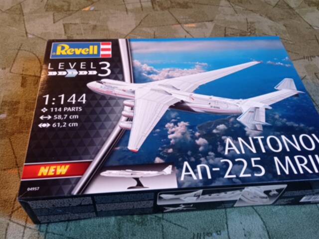 An-225 Mrija 1:144