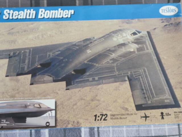 B-2 Stealth Bomber - Testors
