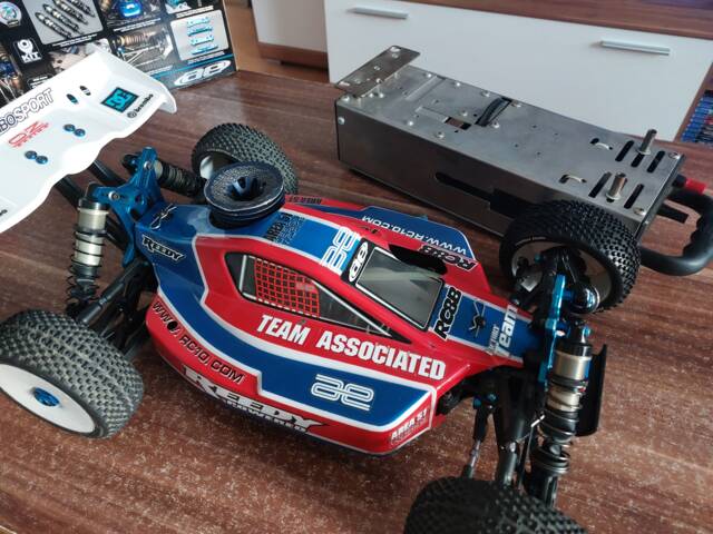 Buggy Asso RC8b