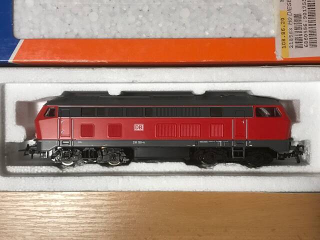Čistící lokomotiva ROCO - DB 218 083-7