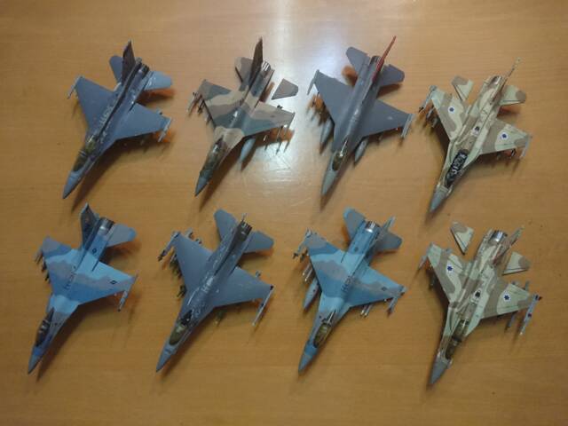 F-16 - kovové modely letadel 1:72