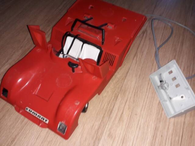 Ferrari 312 pb - 1:12 - bowden (RETRO hračka !