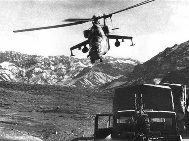 Kabina a hlavní rotor Mi-24