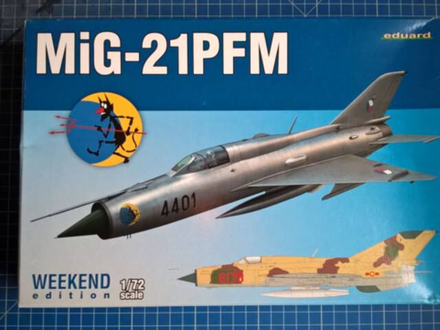 kompletní nesestavený model Mig-21 PFM Weekend,