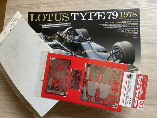 Lotus 79-78 Tamiya + detail set + obtisky JPS
