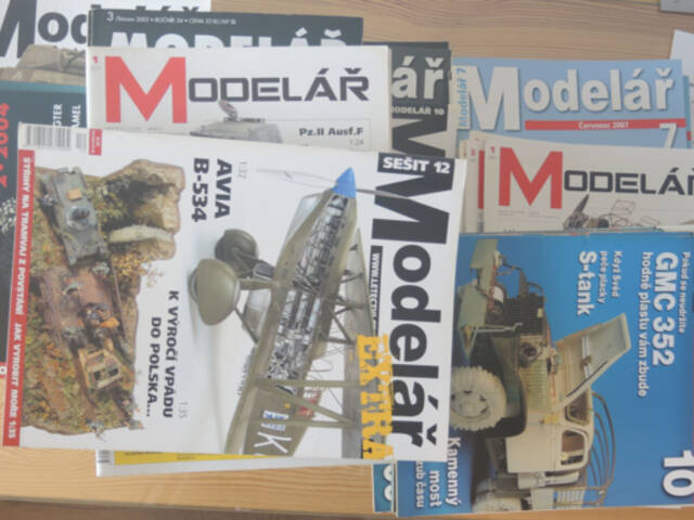 Modelář publikace 108 kusů