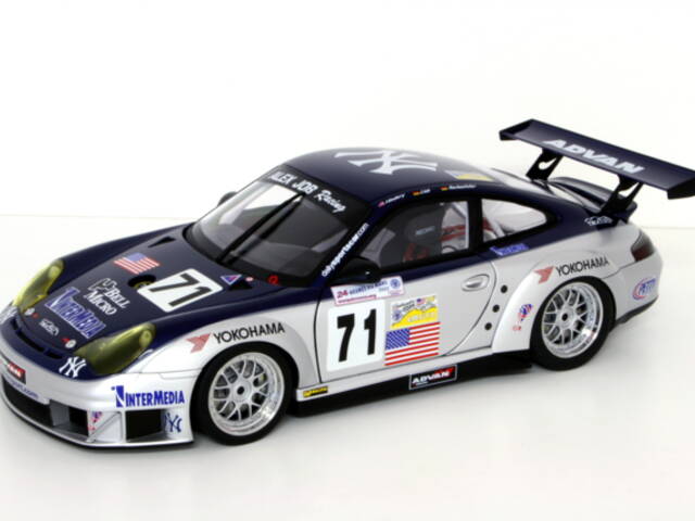 PORSCHE 911 / 996 GT3 RSR - AUTOart 1:18