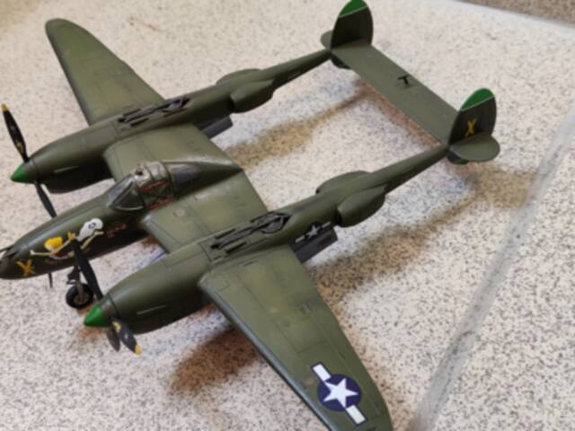 Postavené modely B-17 a P-38 1/72