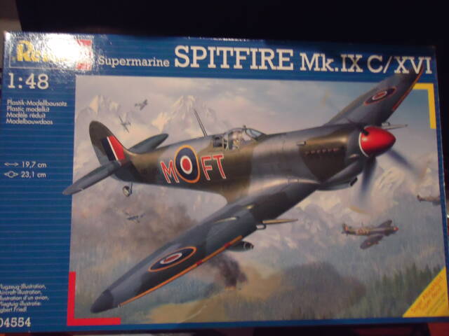 Prodá Spitfire Mk.IXc včetně doplňků