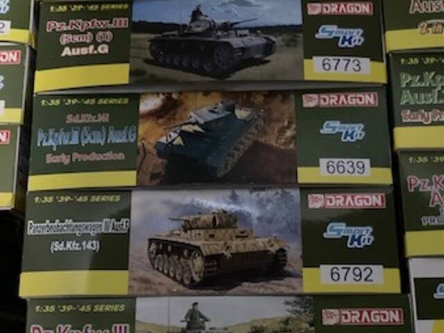Prodám kolekci Panzer III a Stug. III 1:35