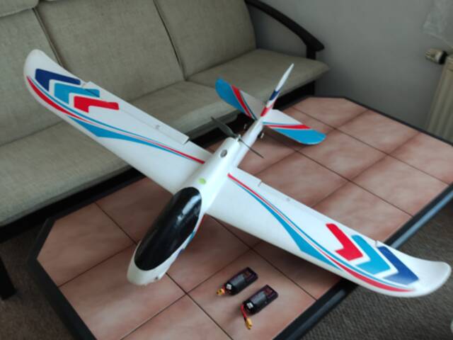 RC letadlo Modster(volantex1200).