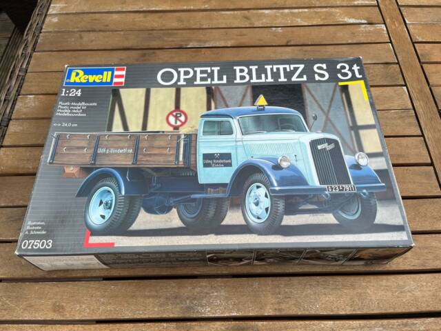 Revell 07503 - 1/24 Opel Blitz S 3t