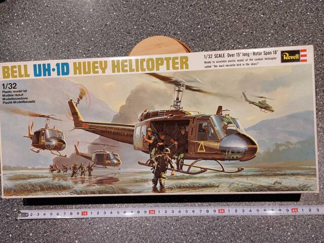 Revell 1/32 Bell UH1D Vintage
