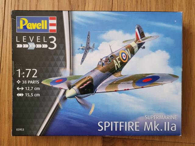 Revell - Supermarine Spitfire Mk.IIa, 1:72