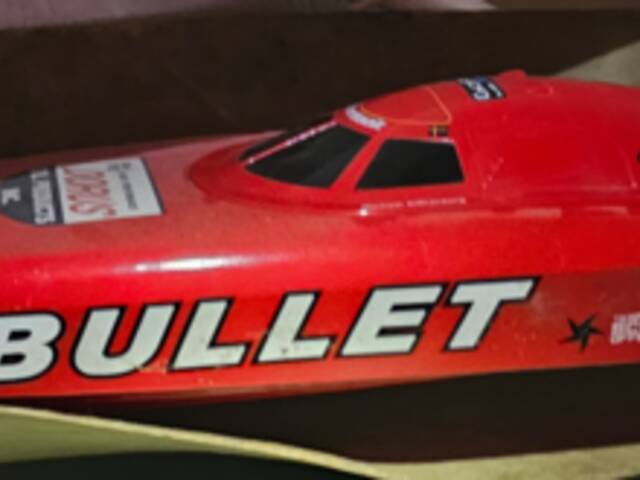 Rychlý motorový člun Bullet