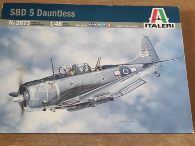 SBD-5 Dauntless 1/48 Italeri + lepty Eduard