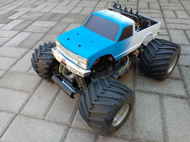 Stará buggy monster truck model kyosho