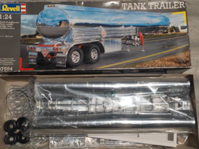 Tank trailer Revell