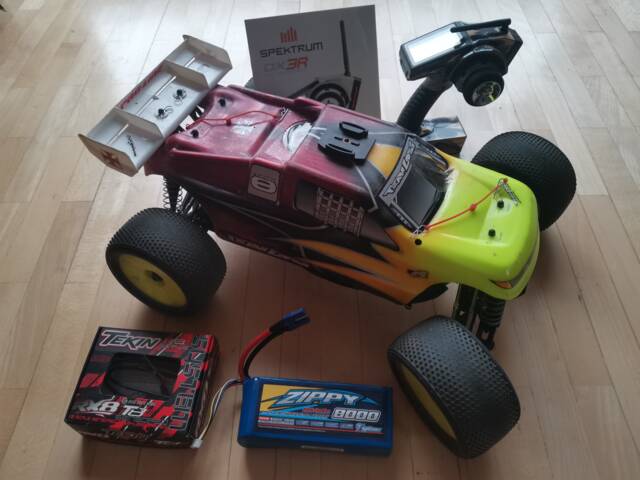 TLR 8ight Electric Truggy