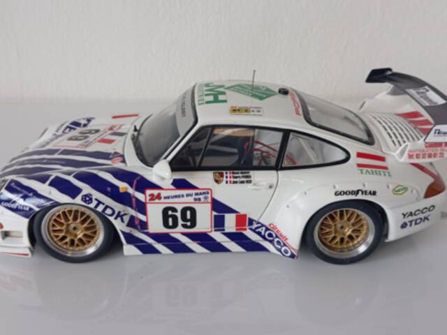 UT Models Porsche 911 993 GT2