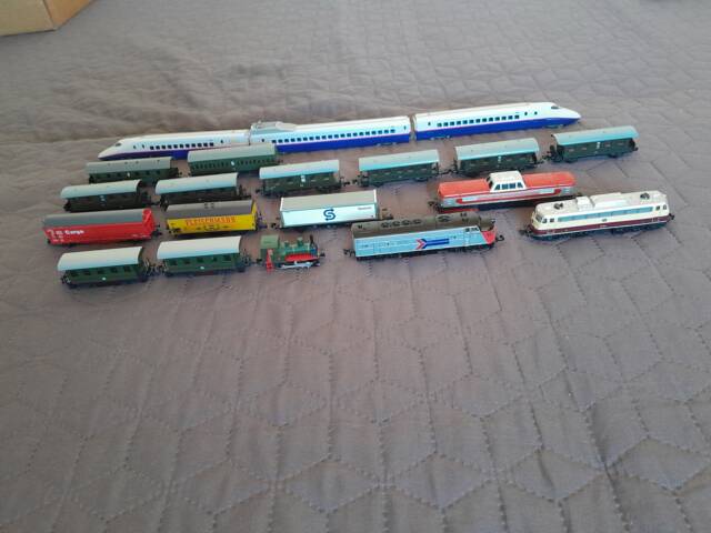 železnica N - lokomotívy, vagóny,  ovladače