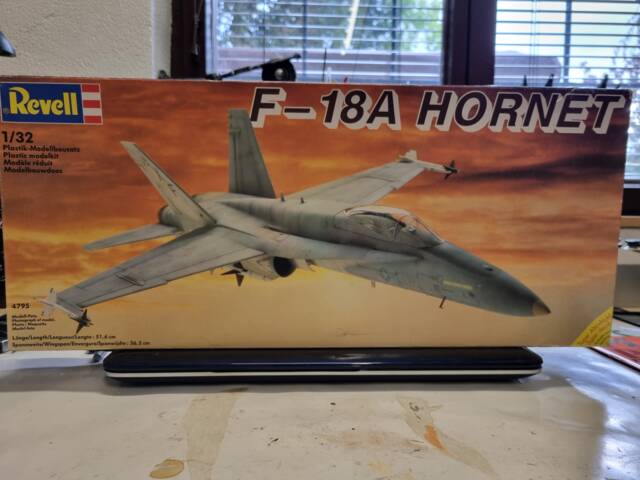 F-18A Hornet, Revell 4795 (1989)