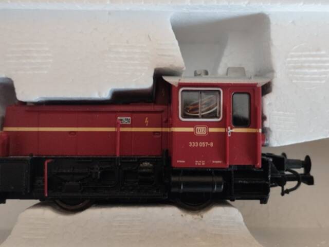 Posunovací lokomotiva DB 333.057-8 DCC ROCO
