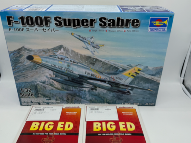Trumpeter F-100F Super Sabre + 2x BIGED 1:32