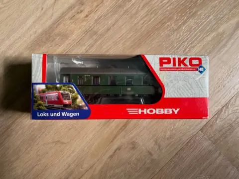 PIKO 57630 - Osobný vagón