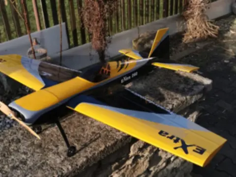 EXTRA 260