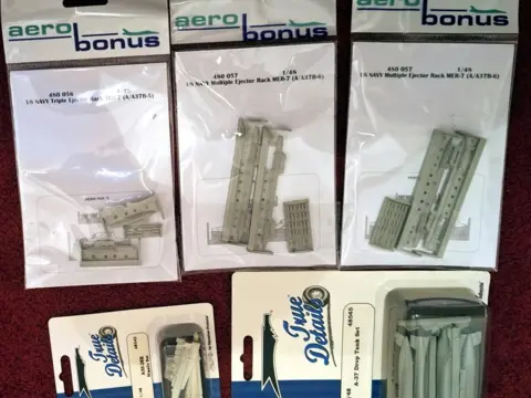 vyzbroj moderna 1/48