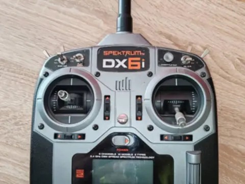 Predam RC supravu DX6i mod 1 s prijimačom