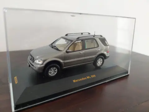 Minichamps Mercedes ML 500