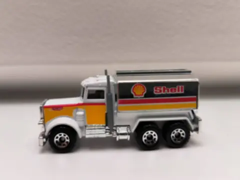 Matchbox Peterbilt - cisterna Shell