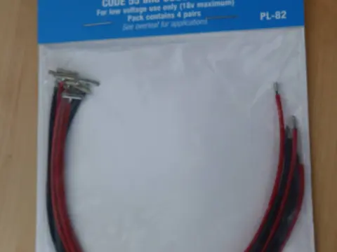 N Peco PL-82 - napájacie spojky koľají