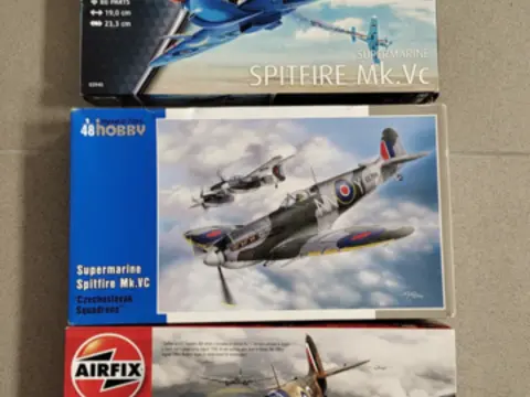 1/48 Spitfire 3x
