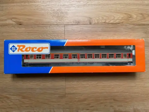 Roco 45002 - osobný vagón DB