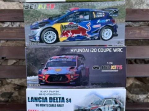 Predám autá 1/24 všetko nové kompletné