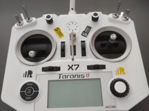 Rc vysílač Frsky Taranis Q X7