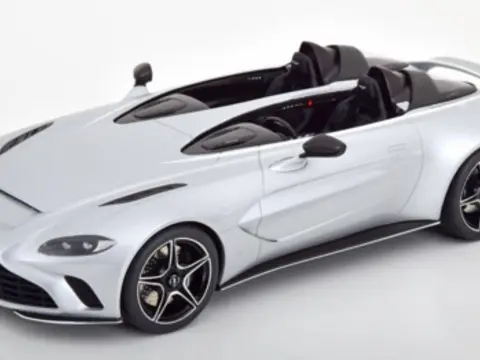 GT SPIRIT - ASTON MARTIN V12 Speedster