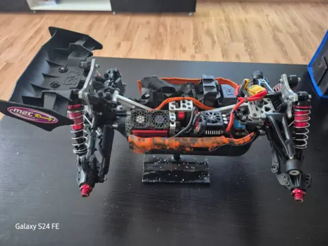 Predám RC model Arrma Typhon 6S – špičkovo udržiavaný