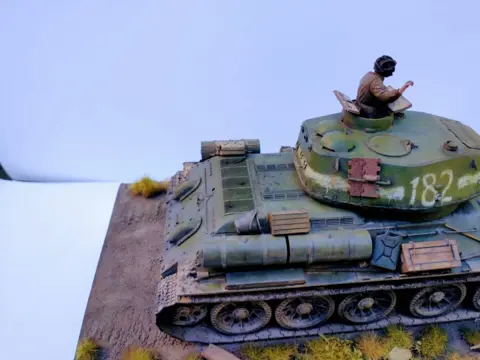 Predám T-34/85