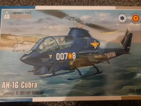 AH-1G Cobra Speciál Hobby