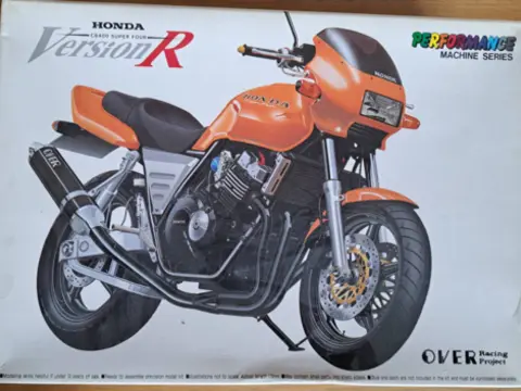 Honda CB400R Super Four verze R "OVER Racing Project"