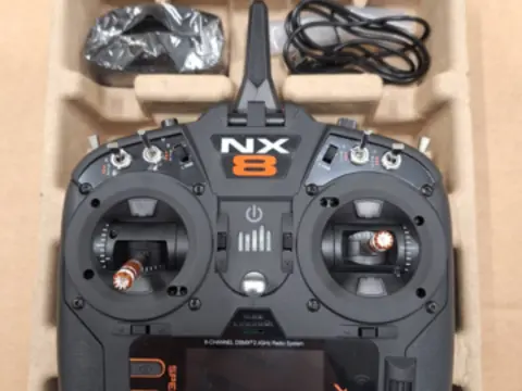 Vysielačka Spektrum NX8+ 20 kanálov