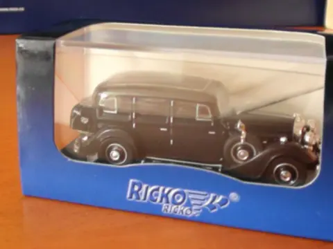 HORCH 851 PULLMAN 1:87